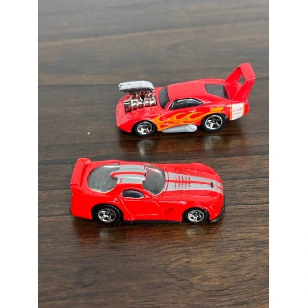Hot Wheels Dodge Daytona Custom Flame & Dodge Viper GTS-R Red Diecast Car Lot